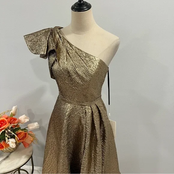 MAC DUGGAL Antique Bronze One Shoulder Metallic Evening Ballgown - Reemoly - Picture 4 of 15